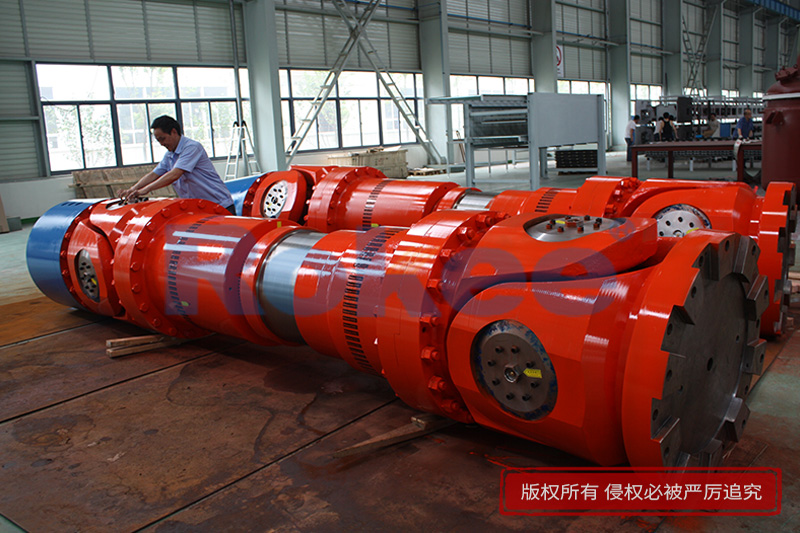 冶金轧钢十字轴万向联轴器.jpg 冶金轧钢十字轴万向联轴器.jpg